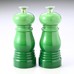 ルクルーゼ ミニ ソルト&ペッパーミルセット 12.5cm Le Creuset ル・クルーゼ バンブーグリーン 44900114080000 洋食器 送別会 誕生日 お中元 結婚祝い 結婚式 高級 父の日 母の日【スペシャルラッピング660円(別売り)】 ホワイトデー