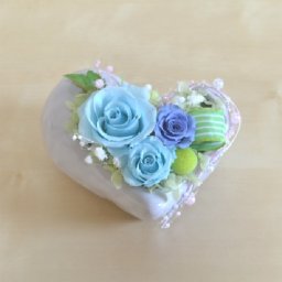 ☆ベル（Belle）☆【上品】【落ち着き】【ハート】【プリザーブドフラワー】【ローズ】【カスミ草】【枯れない花】【ギフト】【薔薇】【バラ】【ストライプ】【カスミ草】