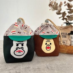 【名入れ】キャップおさる・ごりらのころりん巾着（コーヒー） お弁当グッズ おにぎり入れ ランチセット サル ゴリラ アニマルグッズ 温泉グッズ オリジナルプリント