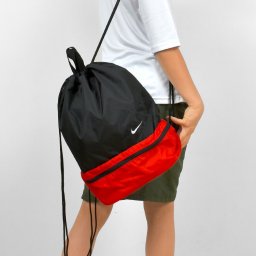 プールバッグ ナイキ NIKE ナップサック 2ルーム 1994021 009 ブラック 黒 14L キッズ 男の子 女の子 プールバック 子供 リュック型 二層式 シューズポケット 撥水 小学生 中学生 高校生 水泳 スイミング スイム ビーチバッグ メンズ レディース おしゃれ スポーツ ブランド