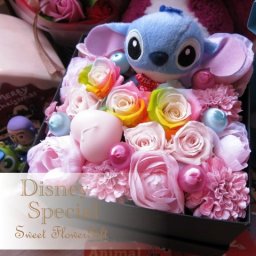 クリスマスプレゼント スティッチ入り　花　フラワーギフト　箱を開けてサプライズ　スティッチ入り　ボックス　レインボーローズ入り　プリザーブドフラワー