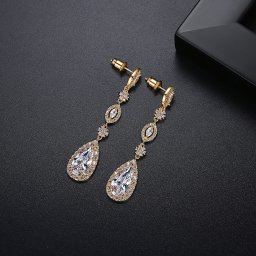 ピアス 両耳用 キュービックジルコニア ホワイト 真鍮 イエローゴールド シルバー スタッド ペア ドロップ 大粒 3本爪 揺れる ゆれる ぶら下がり ロング e20053011