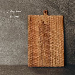 カッティングボード BC-06[木製 木 まな板 トレー おしゃれ まないた 取手付き 大きい 木のまな板 角型 トレイ 木製トレー 皿 サービングボード かわいい 可愛い スクエア ハンドメイド 木製まな板 持ち手 パン チーズ 盛り付け]