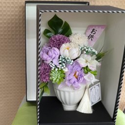 ソープフラワーお供えアレンジ　黒箱入り ソープフラワー