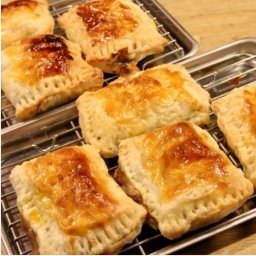 カリグラパイ カレー×グラタンパン 3個セット カレーパン カレー グラタン 惣菜パン 惣菜パイ 美味しいパン ピリ辛 冷凍パン 冷凍 美味しい パン お取り寄せ オリジナル 調理パン 食べ物 絶品 お取り寄せ お取り寄せグルメ ご当地グルメ 福島