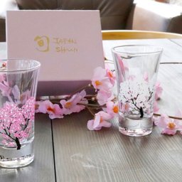 送料無料　温度で楽しむ・丸モ高木陶器・桜が満開『冷感桜 グラス天開ペアセット』 旬 SHUN JAPAN バレンタイン 母の日 父の日 結婚祝い プレゼント ビール 日本酒 ウイスキー 敬老の日 退職祝い 敬老の日 母の日 父の日 お歳暮お中元 （lenggan-ai）