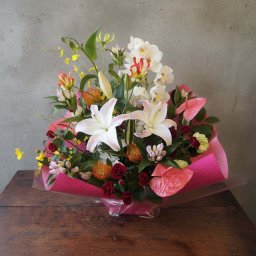 【アレンジメント】飲み屋さんへ贈る御祝【大切な方へ】恋人 上司 両親 お祝い プロポーズ 結婚祝い 開店祝い 開業祝い 発表会 送別会 引越し祝い 新築祝い 結婚記念日 誕生日 退職祝い ギフト プレゼント 豪華 母の日