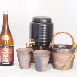 本格焼酎サーバー1000cc(18cm×24cm 1kg)萬古焼ペアカップ氷入れ竹トングセット東酒造 本格芋焼酎 黒麹仕込み寿百歳 (鹿児島県) 720ml×1本