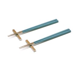 ブランド手提げ紙袋、ブランドリボン付属　クチポールCutipol　KUBEブルーセージ KU39G 箸+箸置２膳セット【御結婚御祝・内祝・新築御祝・還暦御祝・御礼・寿・ギフト包装可能】