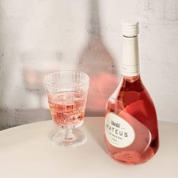 お歳暮 秋冬ギフト【送料無料】【甘口ロゼワイン】 マテウス ロゼ 750ml ワイン サントリー 微発砲 ポルトガル 熨斗 ラッピング 送料無料(北海道、沖縄を除く) 