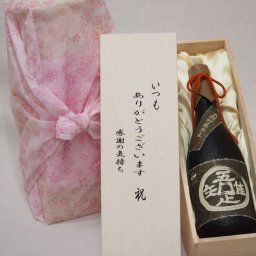 贈り物いつもありがとう木箱セット薩摩金山蔵 長期貯蔵芋焼酎 吾唯足知 (鹿児島県) 720ml