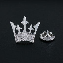 ブローチ　王冠 キング　かわいい おしゃれ　アクセサリー　ピンブローチ　小物　小物 帽子やバッグのアクセントに ストール留め マフラー留め 成人式 入学式 結婚式  発表会 プレゼント　誕生日　ギフト 記念品 送料無料