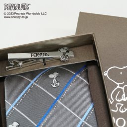 PEANUTS／ネクタイ＆タイピン 　(チェック柄×スヌーピータイバー　BOX付)　 素材：真鍮 原産国:日本 ブランド ネクタイ スヌーピーコラボ 結婚式 クリスマス プレゼント ギフト ネクタイピン スーツ ビジネス セット キャラクター　スヌーピー　送料無料 PN914453TB001