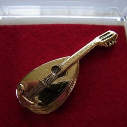 マンドリンブローチ♪この商品はお取り寄せ商品です♪【記念品に最適ブローチ】吹奏楽部 ブラスバンド 記念品に
