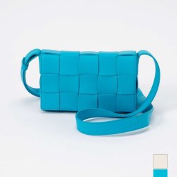 ボッテガヴェネタ BOTTEGA VENETA 730848 VMAY1 ボディバッグ レディース バッグ クロスボディ スモール カセット 斜め掛け カジュアル ミニバッグ 肩掛け マキシイントレチャート レザー プレゼント お出かけ オシャレ ギフト 本革 鞄 SMALL CASSETTE アジュール ホワイト