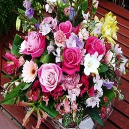当店お勧めアレンジ☆スペシャルローズ フラワーアレンジメント 誕生日 父の日 結婚記念日・ご結婚祝い 歓送迎会・退職お祝い 開店・開業祝い 劇場・発表会 お中元 恋人の日に贈る花 入学・卒業・就職祝い 新築・引越し祝い 昇進・昇格祝い ご出産祝い