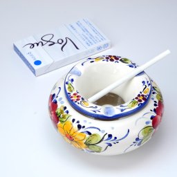 陶器 丸型 灰皿 蓋付き おしゃれ ヨーロッパ ポルトガル製 フラワー柄 ホワイト 灰が散らない 蓋付きアッシュトレイ pfa-636w