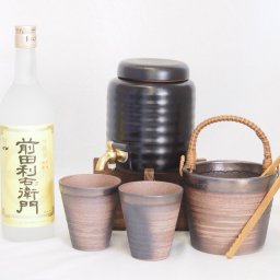 本格焼酎サーバー1000cc(18cm×24cm 1kg)萬古焼ペアカップ氷入れ竹トングセット指宿酒造 本格芋焼酎 前田利右衛門 (鹿児島県) 720ml×1本