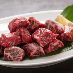 お歳暮 長野 信州和牛サイコロステーキ 300g 中元 歳暮 ギフト 贈り物 プレゼント お祝い 記念日 贈答 食べ物 牛肉 熨斗(代引不可)【送料無料】