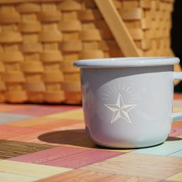 レトロスターの名入れホーローマグ