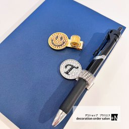 スワロフスキー イニシャル入り ペンホルダー ペンクリップ 手帳 ノートにつけるだけ ゴールド シルバー プレゼントにおすすめ 便利アイテム キラキラ ペンホルダー ペンクリップ