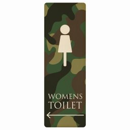 トイレ プレート 木製 WOMENS 迷彩 カラー 左 矢印 長方形 縦書き 4x12cm 方向案内 進路ドア サインステッカー ピクトサイン トイレマーク表示 案内 注意 施設 御手洗 TOILET おしゃれ シンプル 安全対策