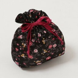 レディース トラベルパジャマ 【蔦小花柄 】 M・L・LL ピンク・黒 ポリエステル100% エステルニット 長袖・長ズボン ルームウェア ナイトウェア 旅行 シワにならない 軽量 婦人 帰省