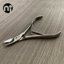 ドイツ製 力のいらないニッパー型爪切りばさみ[ニッパー 爪切り Niegeloh ニゲロ社 ニゲロ つめ切り つめきり 爪きり ドイツ製 ドイツ 足 爪 妊婦 マタニティ 介護 指 足用 手 手用 足指 親指 巻き爪 介護職員 衛生用品 日用品]