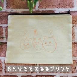 「イラスト お絵描きそのままプリント」 フラットポーチLサイズ 絵をプリント 描いた絵 似顔絵プリント イラストプリント 小物入れ メンズ レディース 卒団祝い 卒業記念品 オリジナル オーダーメイド 贈答品 記念品 贈り物 プレゼント 【flpl】記念品 こどもの絵 恋人へ カップル 結婚記念日 父の日 母の日 誕生日 敬老の日のプレゼント 孫から 祖母へ 祖父へ 長寿記念 