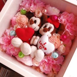 結婚祝い　ミッキー　ミニー　ぬいぐるみ　花　プリザーブドフラワー入り　壁掛け【Ｌ】　◆結婚祝いプレゼント・記念日の贈り物におすすめのフラワーギフト