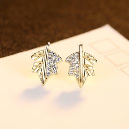ピアス 両耳用 石なし ホワイト シルバー925 イエローゴールド ピンクゴールド スタッド 可愛い かわいい きれいめ モチーフ リーフ 葉っぱ はっぱ パヴェ ce0537