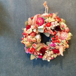 ☆ラウンドリース／ピンク☆お花　花　生花　花束　フラワー　アレンジメント　ドライフラワー　プレゼント　ギフト　贈り物　お祝い　誕生日 母の日　父の日　結婚祝い　出産祝い　バレンタインデー　ホワイトデー　記念日　敬老の日　結婚記念日 彼氏　彼女　送別　退職　入学　卒業　開店祝い　周年祝い