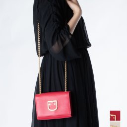 フルラ FURLA BWO3 Q26 ショルダーバッグ レディース バッグ 肩掛け ヴィヴァ ミニ ポシェット VIVA MINI カジュアル クロスボディ エレガント シンプル レザー チェーンバッグ お出かけ コンパクト プレゼント 鞄 お祝い 斜め掛け 記念 ルビー リーノピンクベージュ