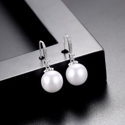 ピアス 両耳用 キュービックジルコニア ホワイト 真鍮 シルバー フック 大粒 揺れる ゆれる ぶら下がり エレガント 大人 イミテーションパール 人工パール e17090198