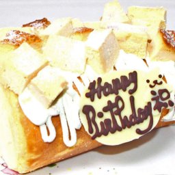 レアチーズロールデコレーションケーキ［バースデーケーキ 誕生日ケーキ チーズケーキ アニバーサリー プレゼント ロールケーキ レアチーズケーキ コンパクトケーキ］