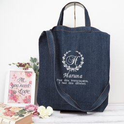 プレゼント 名入れ 名前入り フローラル デニムトートショルダー 誕生日 女友達 トートバッグ ギフト イニシャル 推し活 団扇バッグ うちわバッグ レディース 女性 おしゃれ お母さん プチギフト 20代 30代 40代 50代 ランキング 楽天 花以外 喜ばれる 実用的