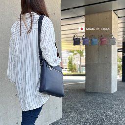 SADDLE サドル 牛革 シュリンクレザーショルダーバッグ 16473[ショルダーバッグ レディース メンズ 斜めがけ 大人 斜めがけバッグ 上品 革 50代 かっこいい 小さめ 高齢者 カバン 男性 シニア 女性]