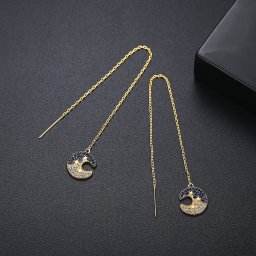 ピアス 両耳用 キュービックジルコニア ホワイト 真鍮 イエローゴールド アメリカンピアス 揺れる ゆれる ぶら下がり ロング チェーン モチーフ 月 星 e19102323