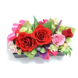 リボンと赤いバラが可愛い。☆ビジューＢＯＸ☆【国産漆紙】【BOX】【メリア】【サテンリボン】【薔薇】【真紅】【手作り】【ゴージャス】【開花】【プリザーブドフラワー】 