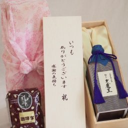 贈り物いつもありがとう木箱と珈琲豆セットオススメ珈琲豆(特注ブレンド200g)濱田酒造 本格芋焼酎 長期貯蔵芋原酒特上大魔王 (鹿児島県) 600ml