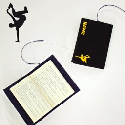 「ブレイカー」名入れキャンバスブックカバー/文庫本用 A6判 部活 スポーツシルエット お名前 ブレイクダンス 卒部記念 卒団記念品 卒部 卒団 卒業 記念品 ノベルティグッズ 新学期   スポ根魂 グッズ ソフトカバー
