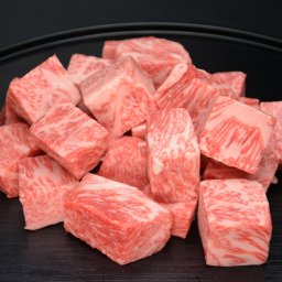 松阪牛 サイコロステーキ ブレンド 200g 牛肉 ステーキ 高級 グルメ 産地直送 和牛 焼肉 バーベキュー 三重県 松阪まるよし