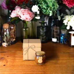 【生はちみつギフト】ピーナッツハニーM（90g） / ナチュラルクラフトボックス + 麻紐リボン