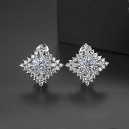 ピアス 両耳用 キュービックジルコニア ホワイト 真鍮 シルバー スタッド 上品 エレガント 大人 おしゃれ 可愛い かわいい きれいめ モチーフ フラワー 花 e18112921