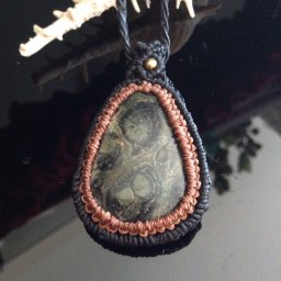 【天然石】 【ハンドメイド】カンババジャスパーマクラメペンダントネックレス ja006【ハンドメイドネックレス】 【カジュアル】【フォーマル】【レディース】【男女兼用】【タイ・ランタ島】【厳選した特別な天然石】【菊井みうず】【Miuzu Kikui】【マクラメ編み】