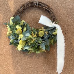 ☆ハーフリース☆お花　花　生花　花束　フラワー　アレンジメント　ドライフラワー　プレゼント　ギフト　贈り物　お祝い　誕生日 母の日　父の日　結婚祝い　出産祝い　バレンタインデー　ホワイトデー　記念日　敬老の日　結婚記念日 彼氏　彼女　送別　退職　入学　卒業　開店祝い　周年祝い