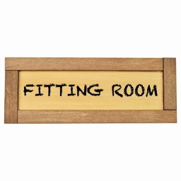 試着室 Fitting Room 木枠付き 木製プレート Gタイプ サインプレート ドアプレート 長方形 おしゃれ かっこいい かわいい シンプル ナチュラル ブラウン トイレ 貼付タイプ 北欧風 レストラン 個人用 自宅 インテリア コーデ 商業施設 企業用 カフェ