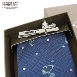 PEANUTS／ネクタイ＆タイピン 　(グレンチェック柄×スヌーピータイバー・プレシオサ　BOX付)　ネイビー PEANUTS スヌーピー ギフト プレゼント　キャラクターネクタイ　キャラクターフレッシャーズ　送料無料 PN914458紺TB003