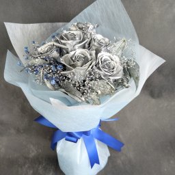 プリザーブドフラワー9輪花束／シルバーローズと小花のダイヤモンドフラワーの輝き（フラワーケースと花束スタンドはオプション購入可能）