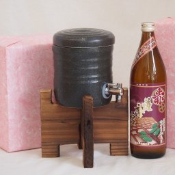 国産美濃焼 焼酎サーバー1200cc木代付セット(13.5×15.5cm 1.6kg)濱田酒造 本格芋焼酎 鹿児島県産赤芋使用赤薩摩富士 (鹿児島県) 900ml